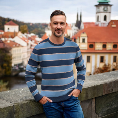 Elegancki SWETER Męski NIEBIESKO-GRANATOWY w PASKI Bawełniany Pako Jeans - Pakojeans.pl