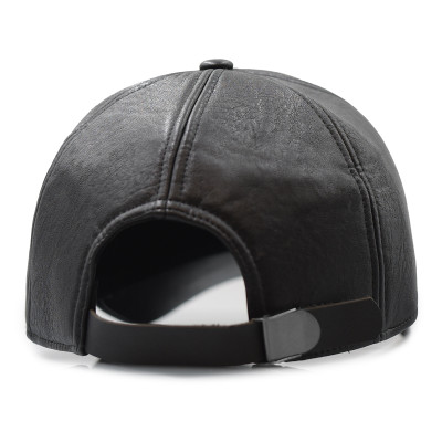 Czapka z daszkiem skórzana z guzikiem męska czarna - Pako Jeans